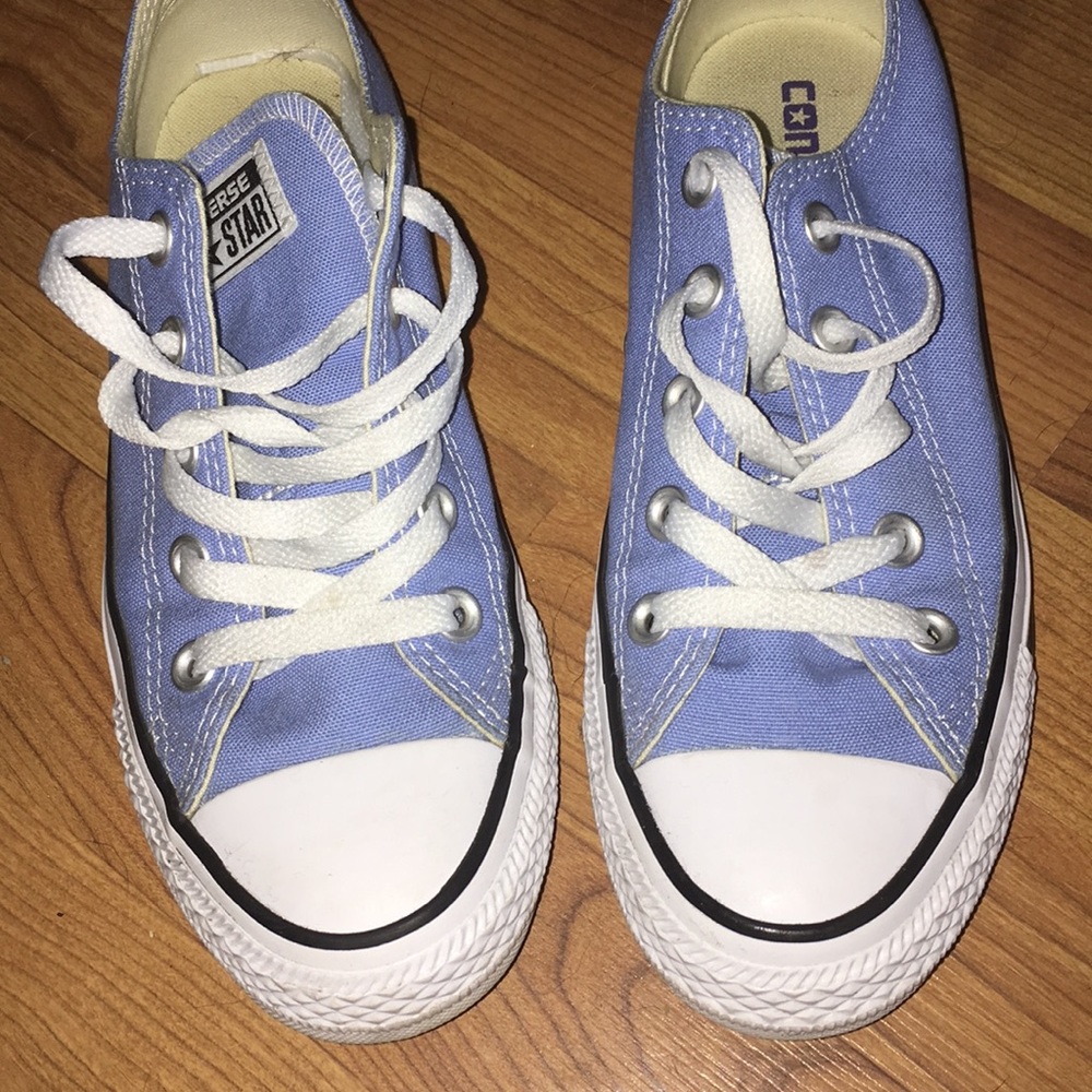 Converse size 6 sneakers!